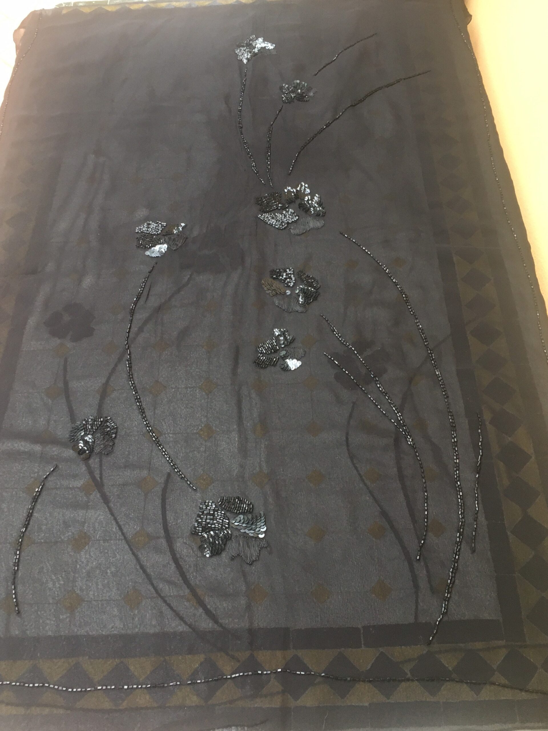 90s Vintage Scarf Gucci/Design Luxury stole Gucci/Foulard Gucci/Black scarf silk Gucci/scarf Gucci/scarf embroidery Gucci - immagine 7