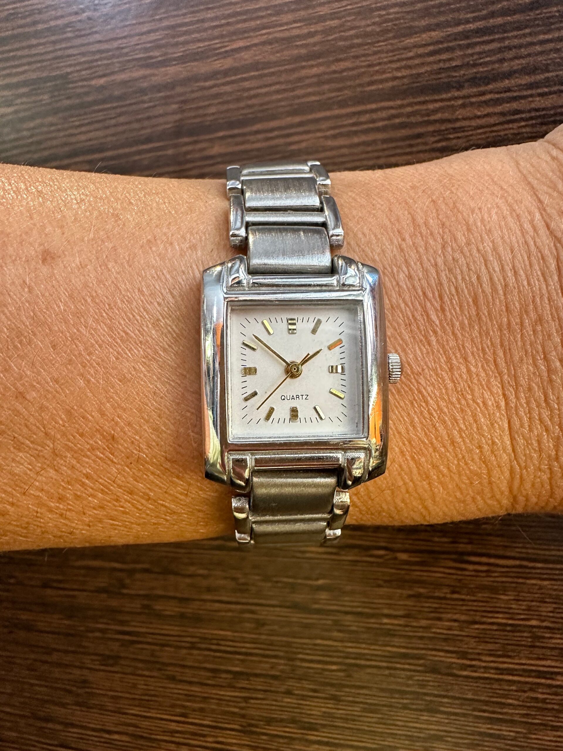 Vintage wrist watch Italy/Small Quartz watch Stainlees/Small wrist watch/Stinlees watch Quartz - immagine 10