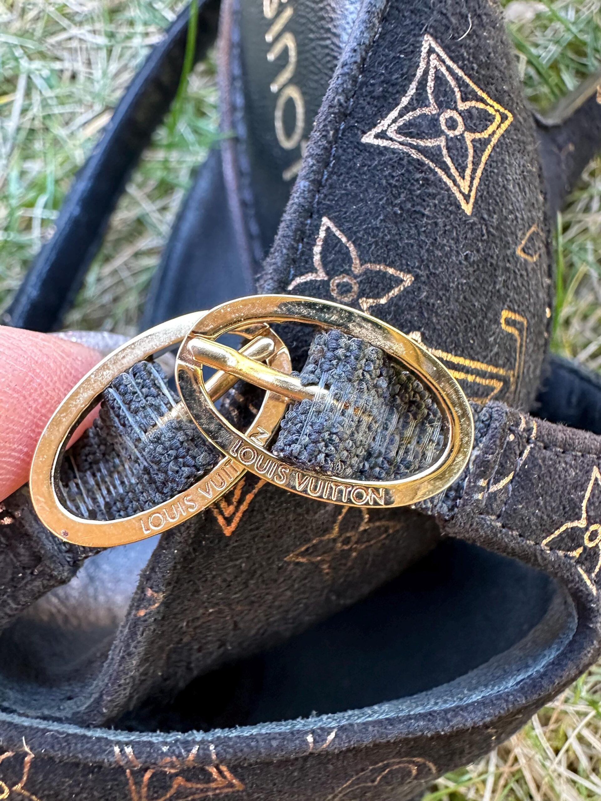 90s Vintage authentic LV decollete/Black gold chamois decollete/LV shoes/Louis Vuitton decollete design/Rare Louis Vuitton decollete - immagine 7