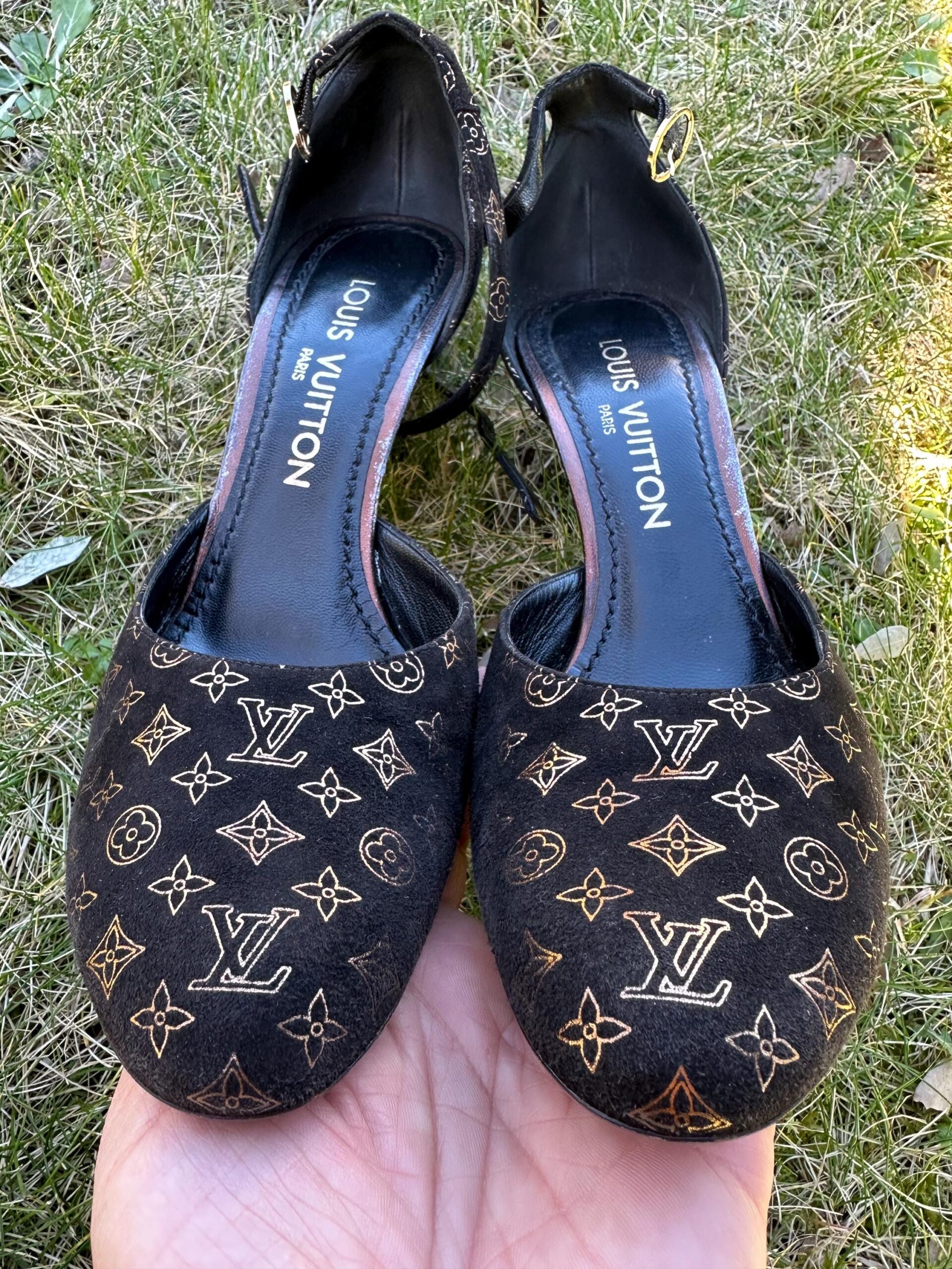 90s Vintage authentic LV decollete/Black gold chamois decollete/LV shoes/Louis Vuitton decollete design/Rare Louis Vuitton decollete - immagine 4