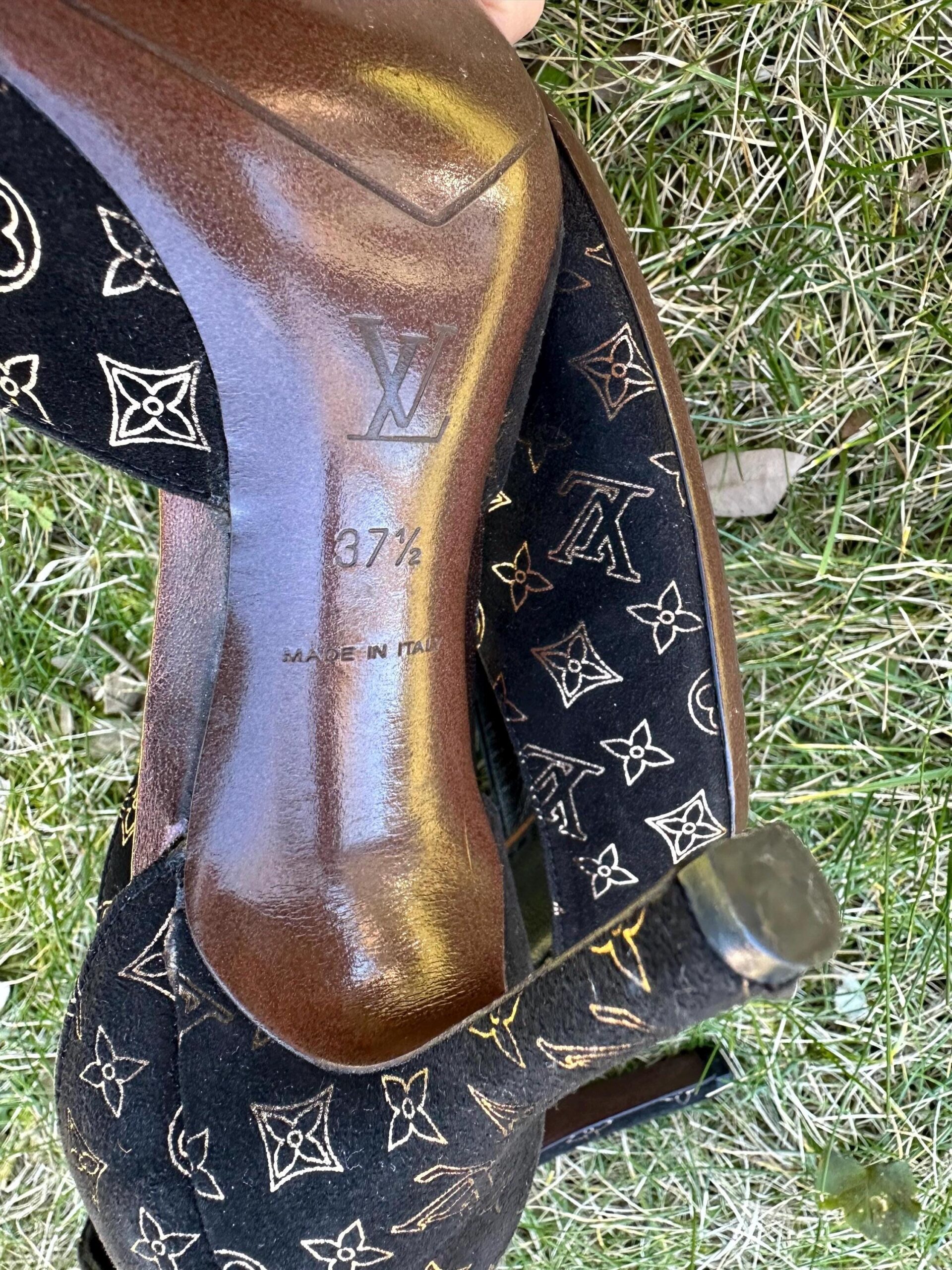 90s Vintage authentic LV decollete/Black gold chamois decollete/LV shoes/Louis Vuitton decollete design/Rare Louis Vuitton decollete - immagine 9